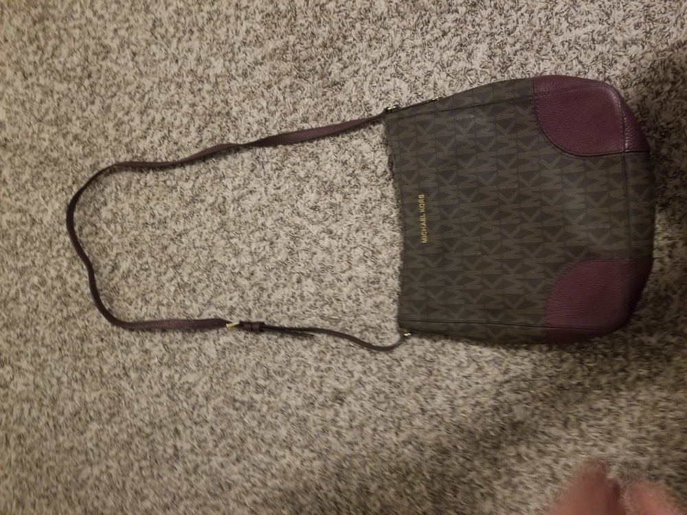 *Like New* Michael Kors crossbody